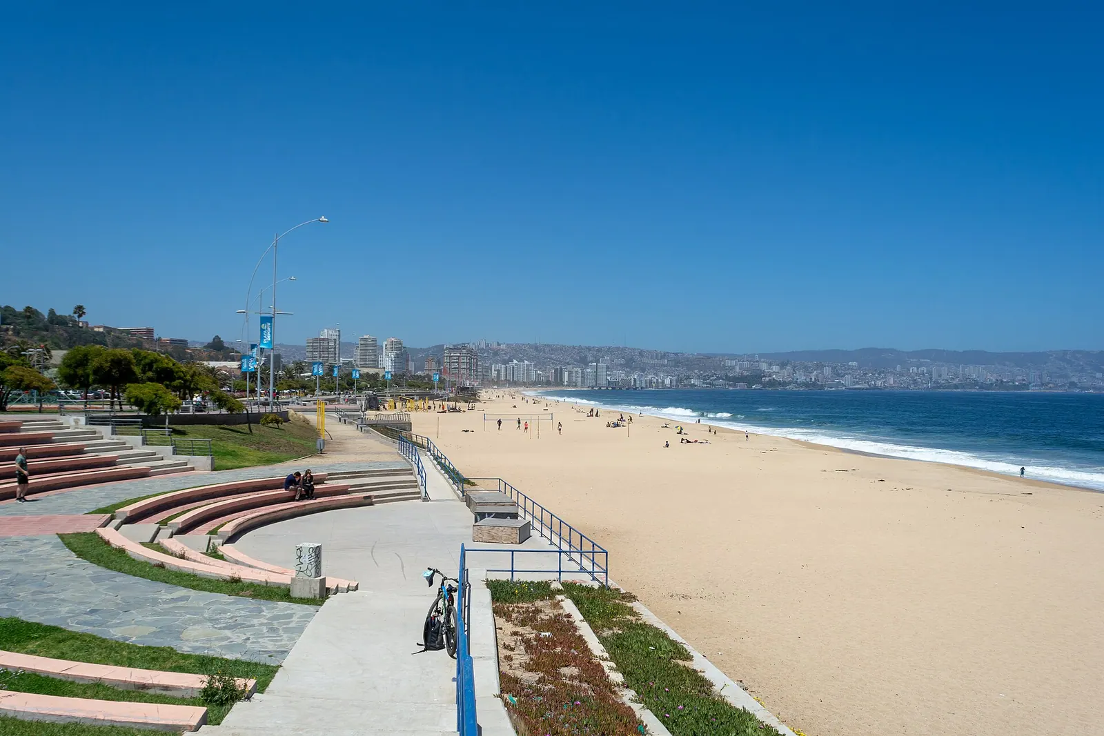 Paseo y playa en Viña del Mar